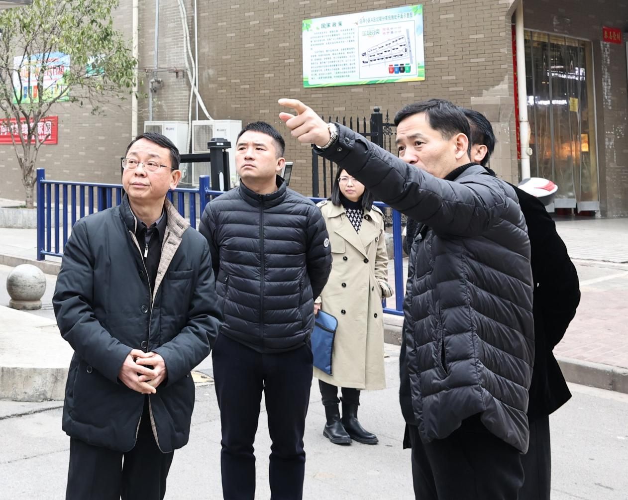 市國(guó)控集團(tuán)領(lǐng)導(dǎo)深入三角線社區(qū)開展創(chuàng)文調(diào)研走訪